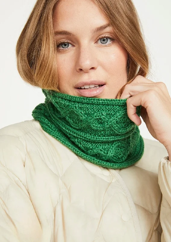 Scarves with retro patterns -Aran Diamond Snood | Green