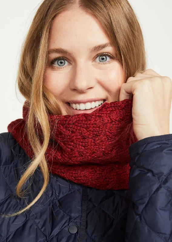 Scarves with faint patterns -Aran Infinity Cable Scarf | Red