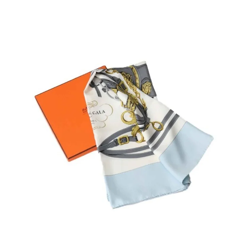 Scarves in pastel shades -Hermes  Silk Scarf (Pre-Owned)