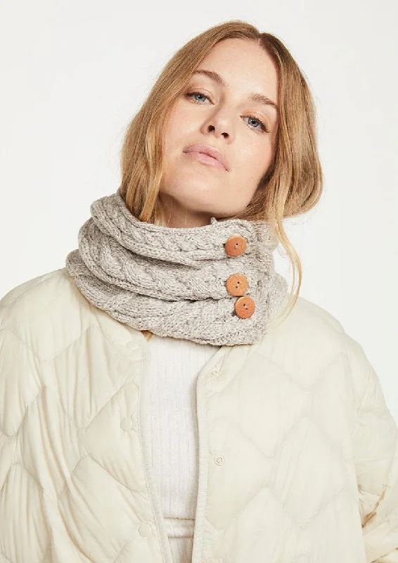 Scarves with gradient effects -Aran Button Scarf | Oatmeal