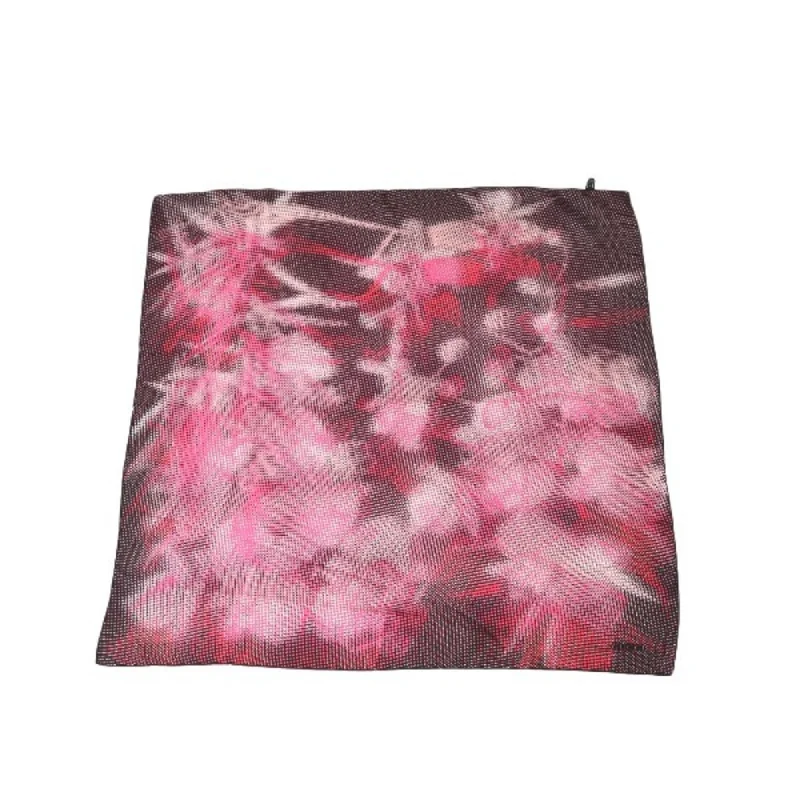 Scarves with holiday patterns -Gucci  pink Silk Scarf (Pre-Owned)