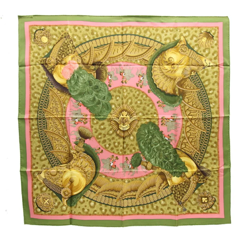 Scarves in classic wool -Hermes    Silk Scarf (Pre-Owned)