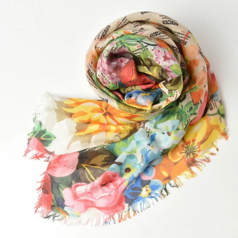 Scarves for wet weather -Gucci   Silk Scarf (Pre-Owned)