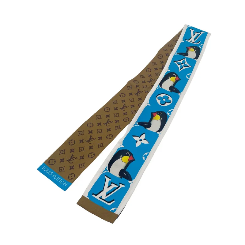 Scarves in custom styles -Louis Vuitton blue  Silk Scarf (Pre-Owned)