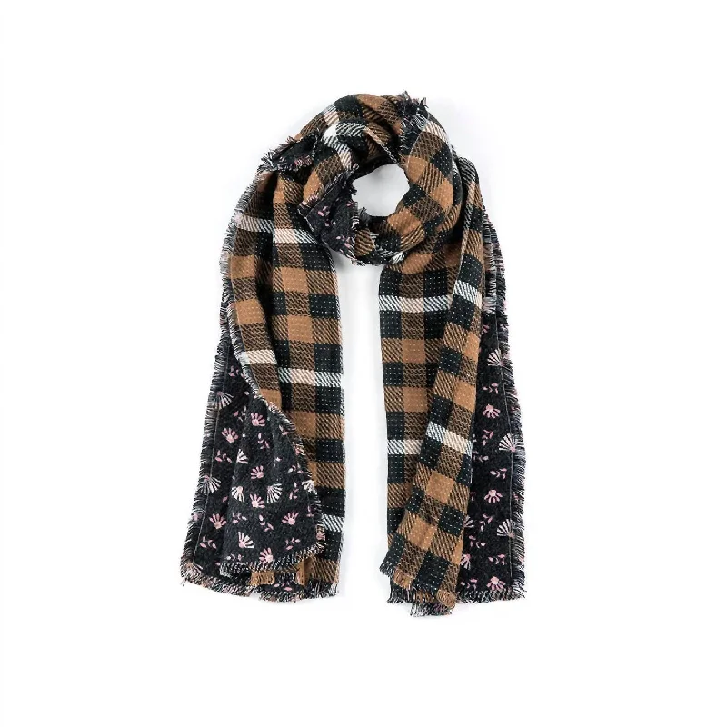 Scarves with tropical patterns -Yale Scarf In Black